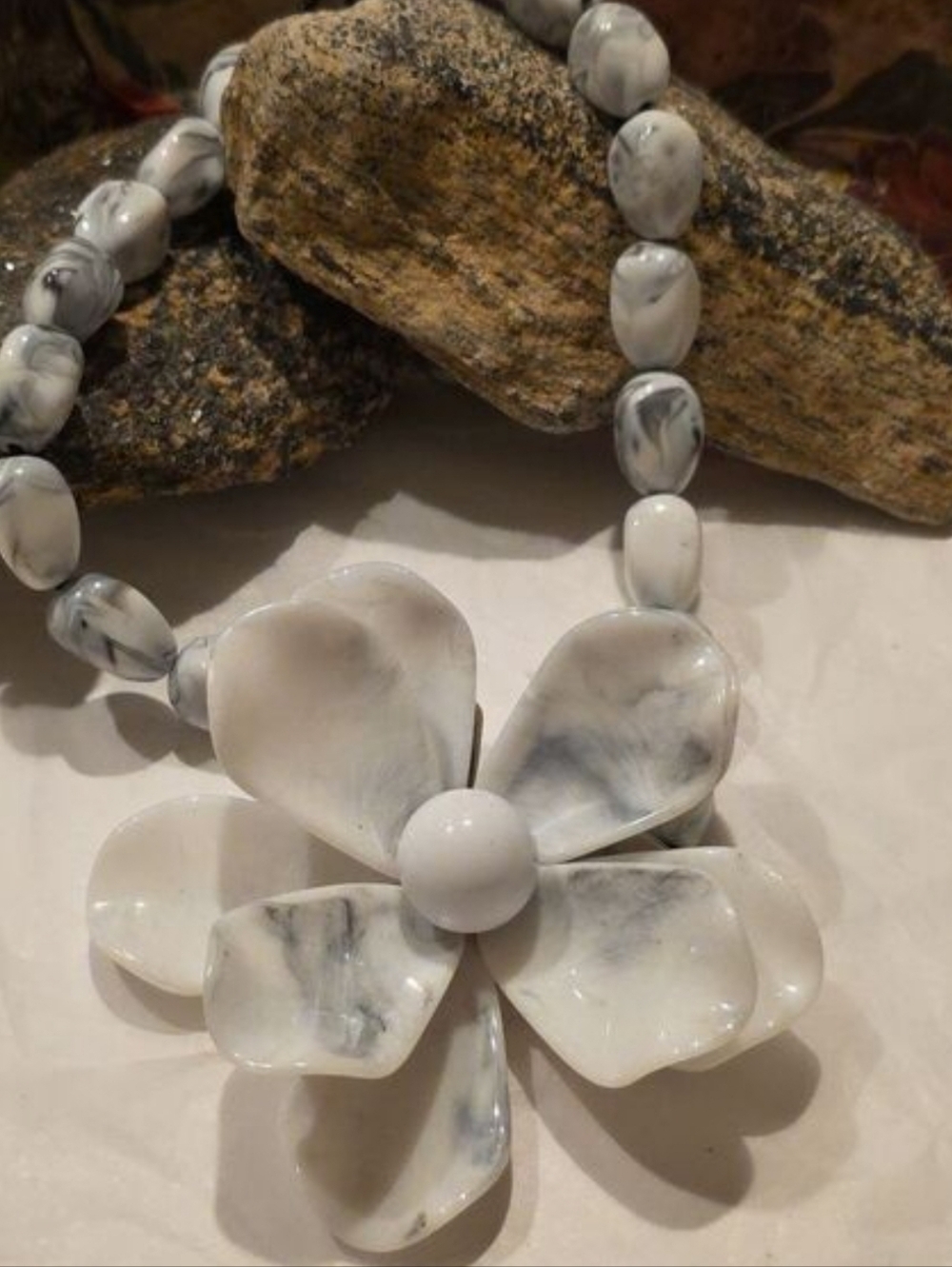 New Zara White Marbled Flower Statement Necklace | NWOT (Z8)